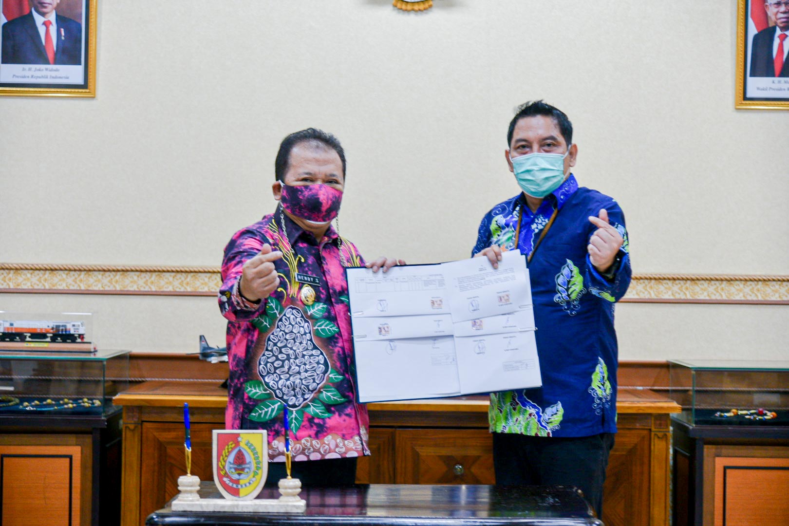 PEMKAB JEMBER DAN BPJS TK MENANDATANGANI MOU TERKAIT KEPESERTAAN KETUA RT/RW SE-KAB. JEMBER DALAM PROGRAM JAMSOSTEK.